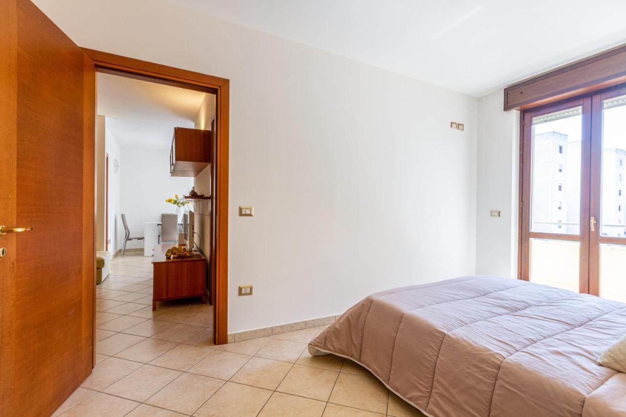 Roomy Apartment With Terrace & Parking Λέτσε Εξωτερικό φωτογραφία